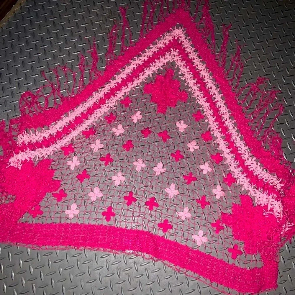 Lucky brand y2k shawl pink crochet boho hippie stunning floral detail summer